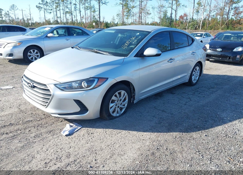 2017 HYUNDAI ELANTRA VIN: 5NPD74LFXHH139636