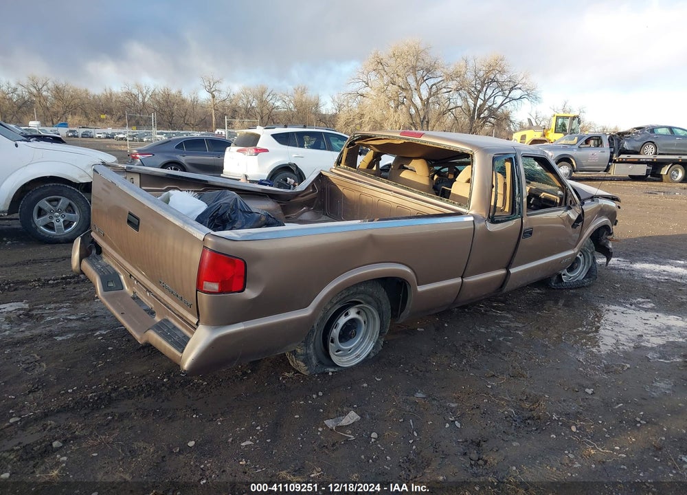 1996 CHEVROLET S TRUCK S10 VIN: 1GCCS19X6T8132263