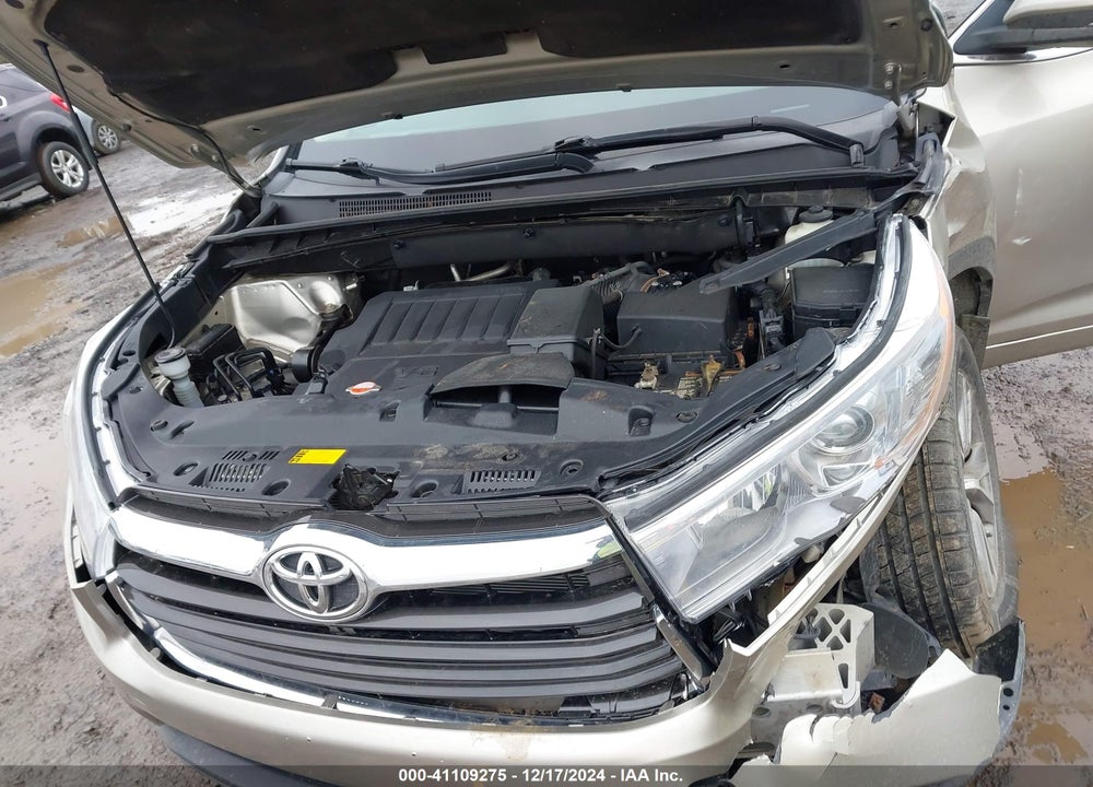 2015 TOYOTA HIGHLANDER XLE V6 VIN: 5TDJKRFH7FS205823