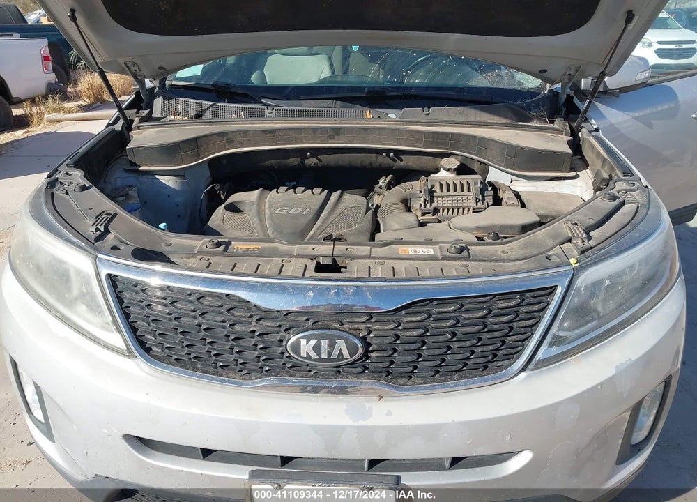 2014 KIA SORENTO LX VIN: 5XYKTCA62EG446690