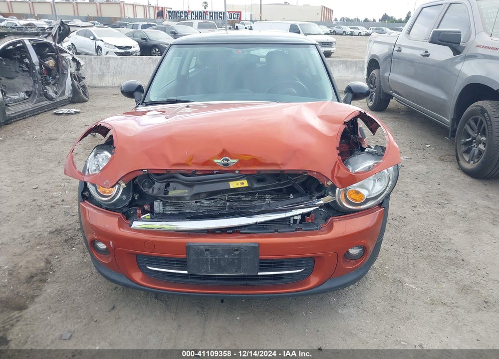 2013 MINI HARDTOP COOPER VIN: WMWSU3C56DT681868
