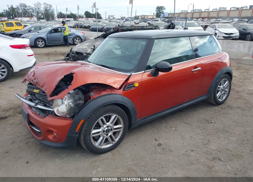2013 MINI HARDTOP COOPER VIN: WMWSU3C56DT681868