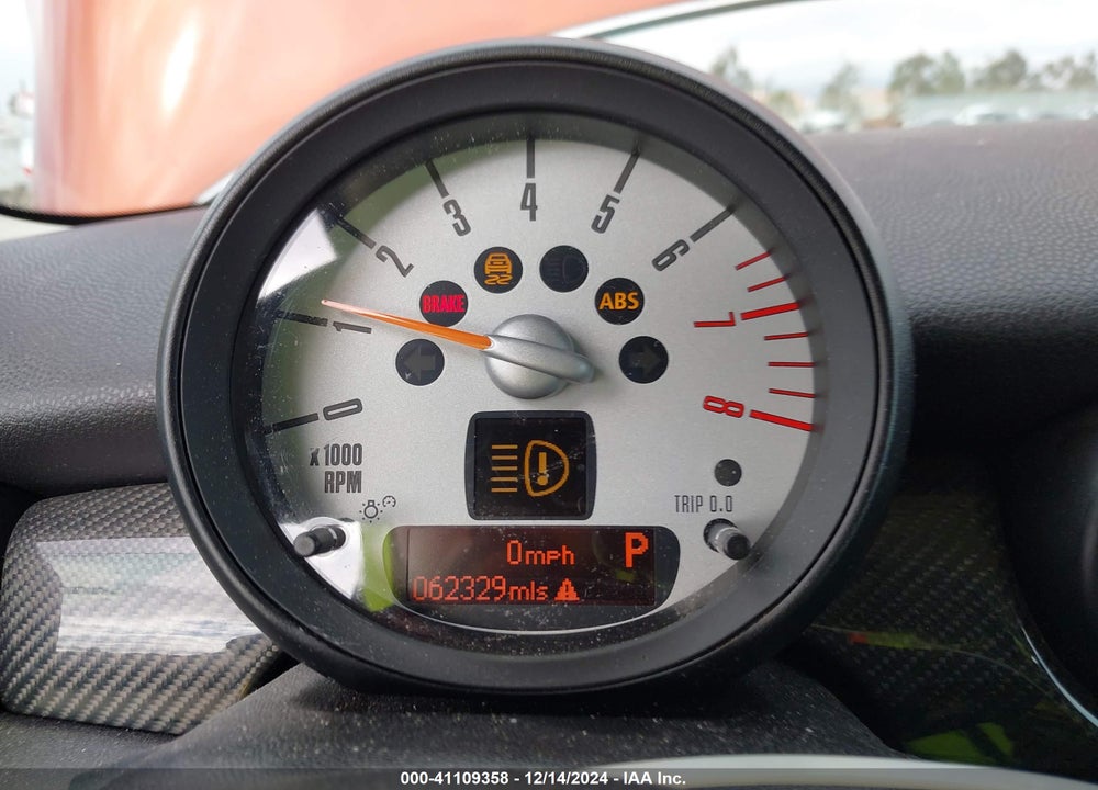 2013 MINI HARDTOP COOPER VIN: WMWSU3C56DT681868