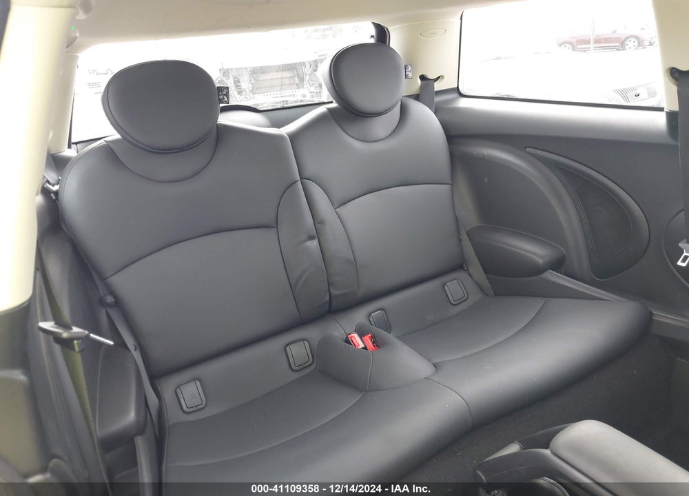2013 MINI HARDTOP COOPER VIN: WMWSU3C56DT681868