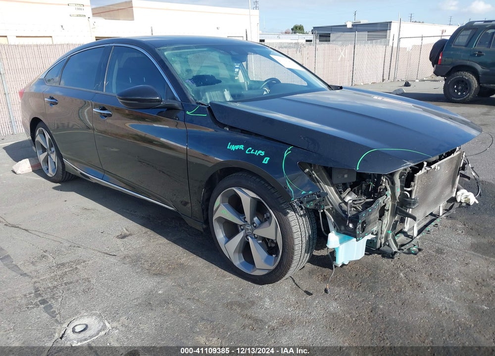 2018 HONDA ACCORD TOURING VIN: 1HGCV1F91JA151968
