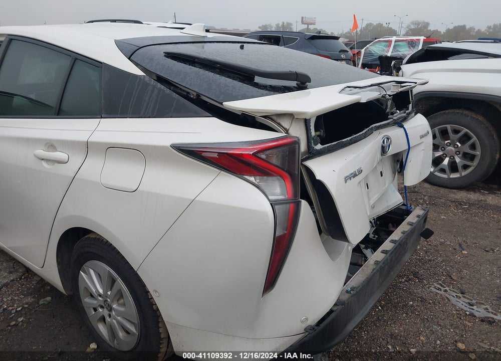 2018 TOYOTA PRIUS TWO VIN: JTDKBRFU3J3059397