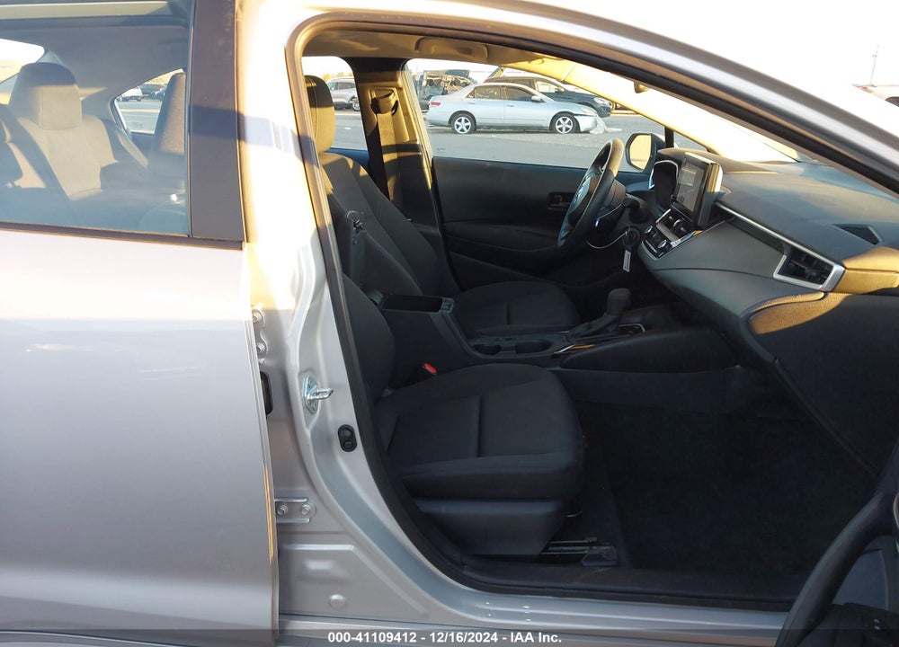 2024 TOYOTA COROLLA LE VIN: 5YFB4MDE5RP111852