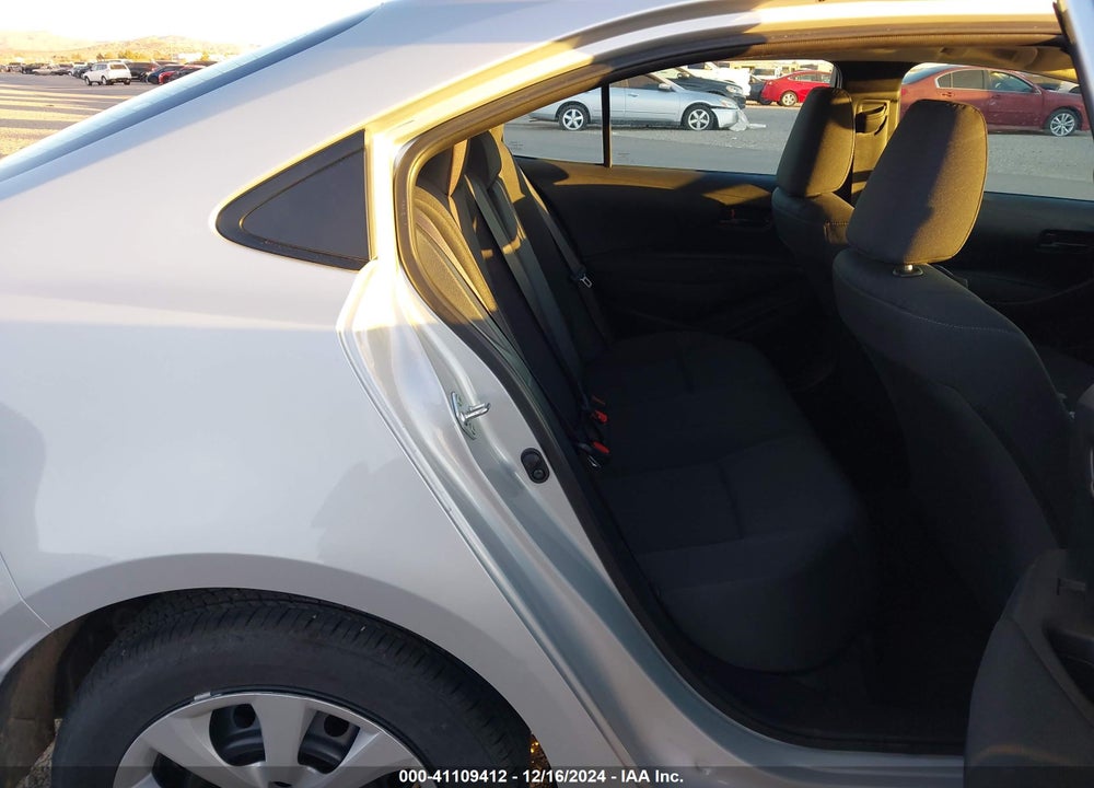 2024 TOYOTA COROLLA LE VIN: 5YFB4MDE5RP111852