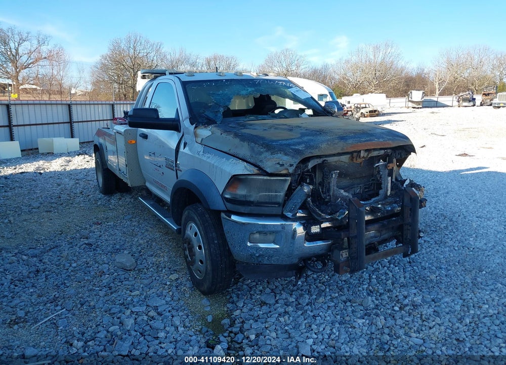 2016 RAM 5500 CHASSIS TRADESMAN/SLT VIN: 3C7WRMBL9GG112044