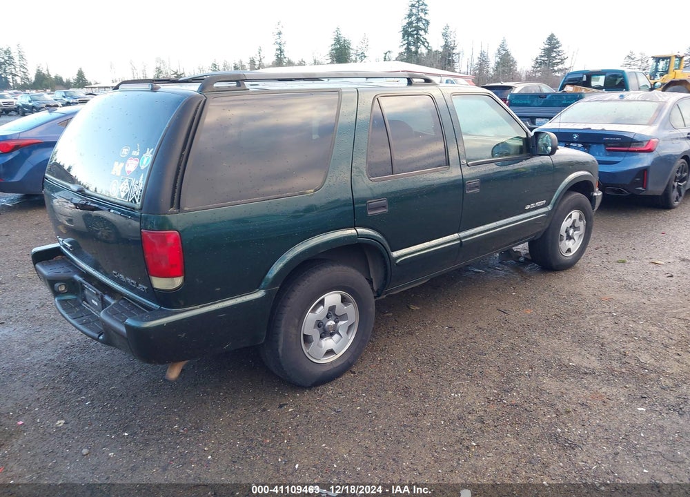 2002 CHEVROLET BLAZER LS VIN: 1GNDT13W12K202424