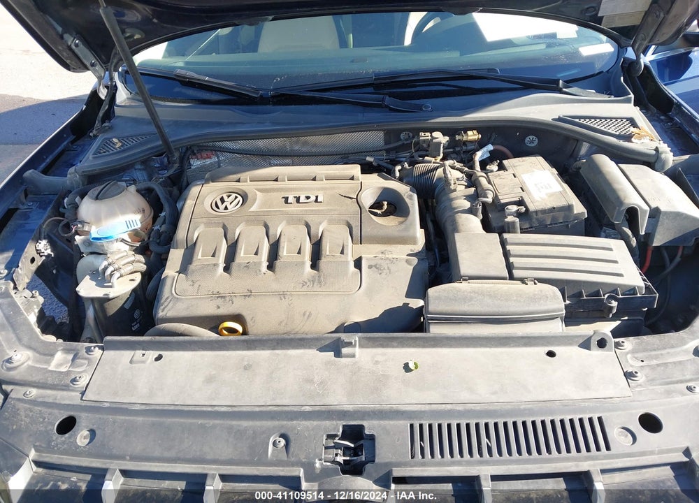 2015 VOLKSWAGEN PASSAT 2.0L TDI SE VIN: 1VWBV7A3XFC048105