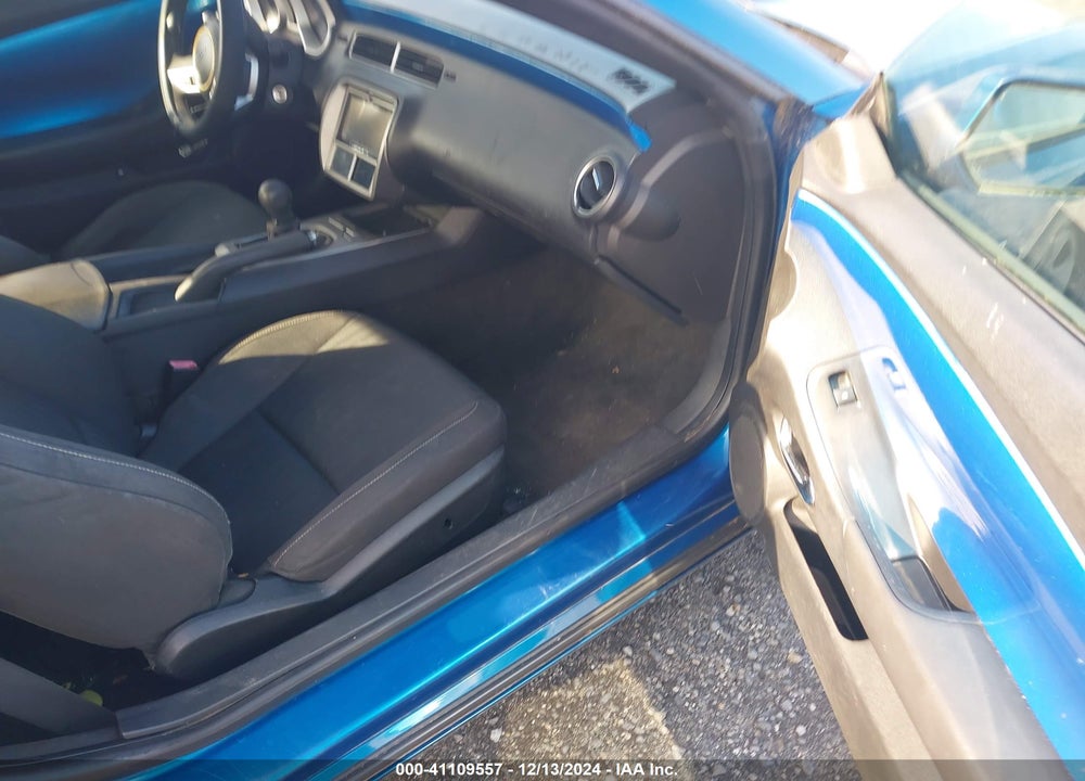 2010 CHEVROLET CAMARO 1LS VIN: 2G1FE1EV4A9136055