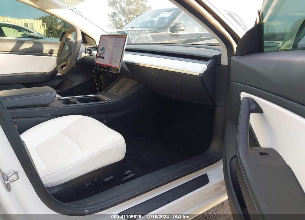 2021 TESLA MODEL 3 STANDARD RANGE PLUS REAR-WHEEL DRIVE VIN: 5YJ3E1EA5MF858898