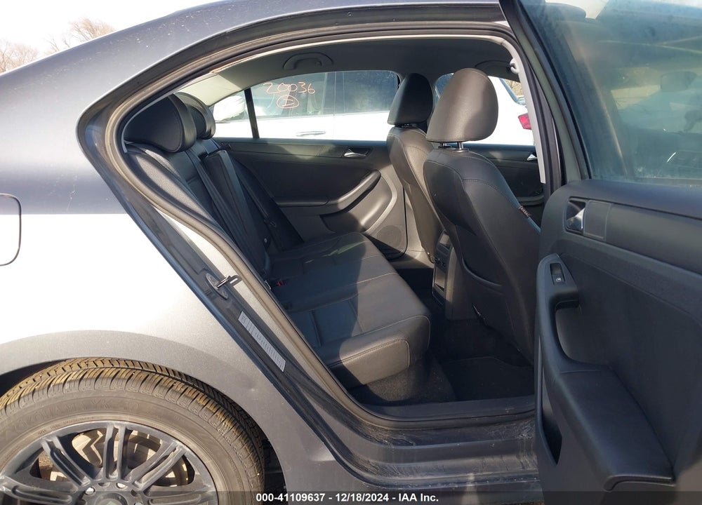 2011 VOLKSWAGEN JETTA VIN: 3VWDX7AJ4BM342075