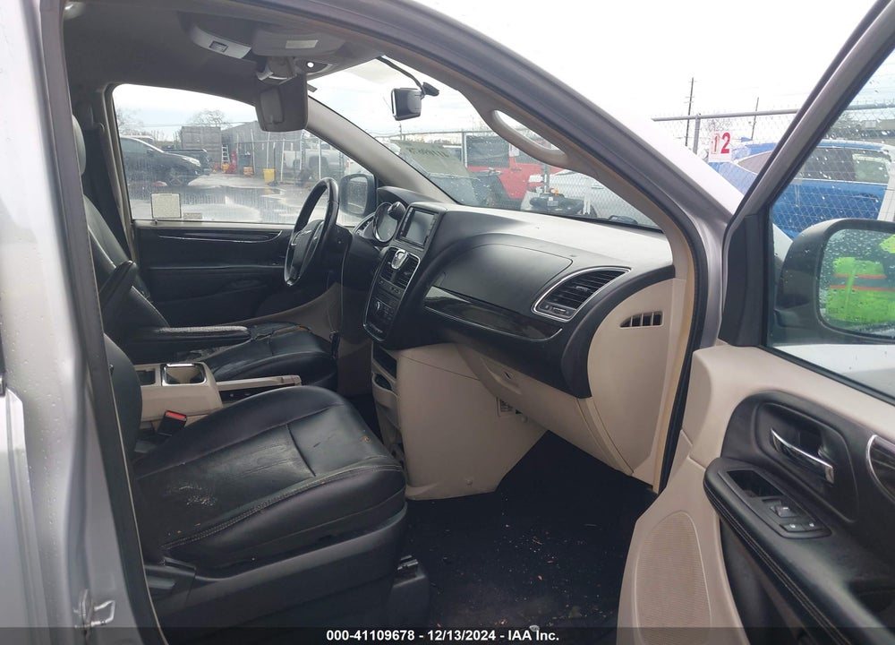 2012 CHRYSLER TOWN & COUNTRY VIN: 2C4RC1BG0CR423329