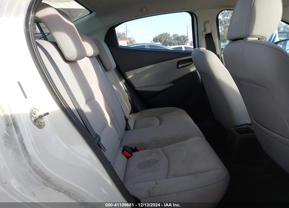 2019 TOYOTA YARIS VIN: 3MYDLBYV4KY518756