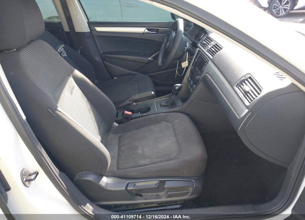 2017 VOLKSWAGEN PASSAT 1.8T S VIN: 1VWAT7A37HC015065
