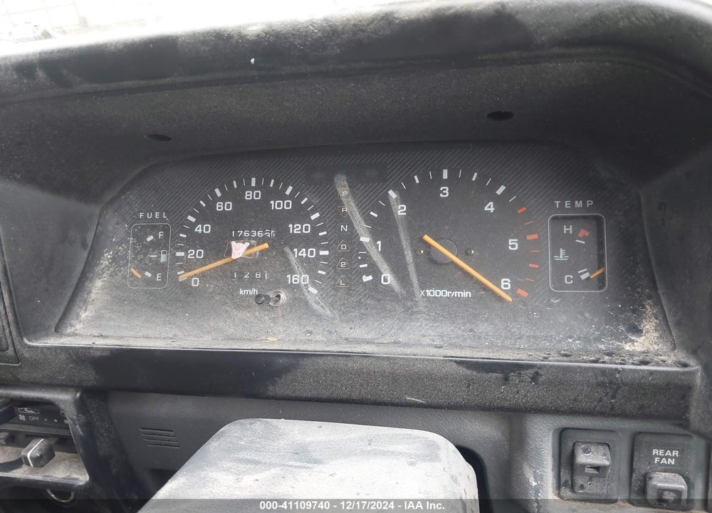 1990 MITS DELICA EXCEED RHD TU VIN: 000000P25W0419736