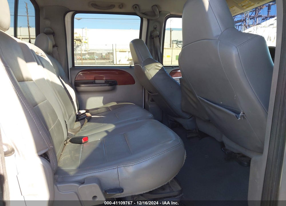 2005 FORD F-250 VIN: 1FTSW21P35EC32326
