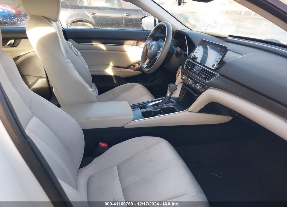 2018 HONDA ACCORD EX VIN: 1HGCV1F4XJA138270