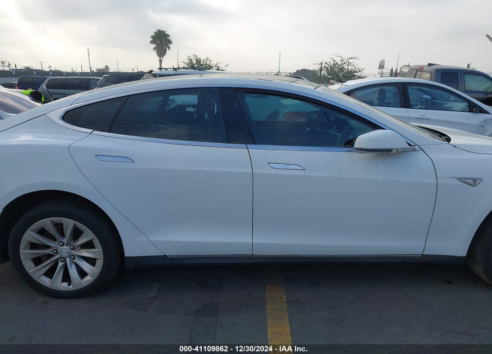 2013 TESLA MODEL S VIN: 5YJSA1DN5DFP27711