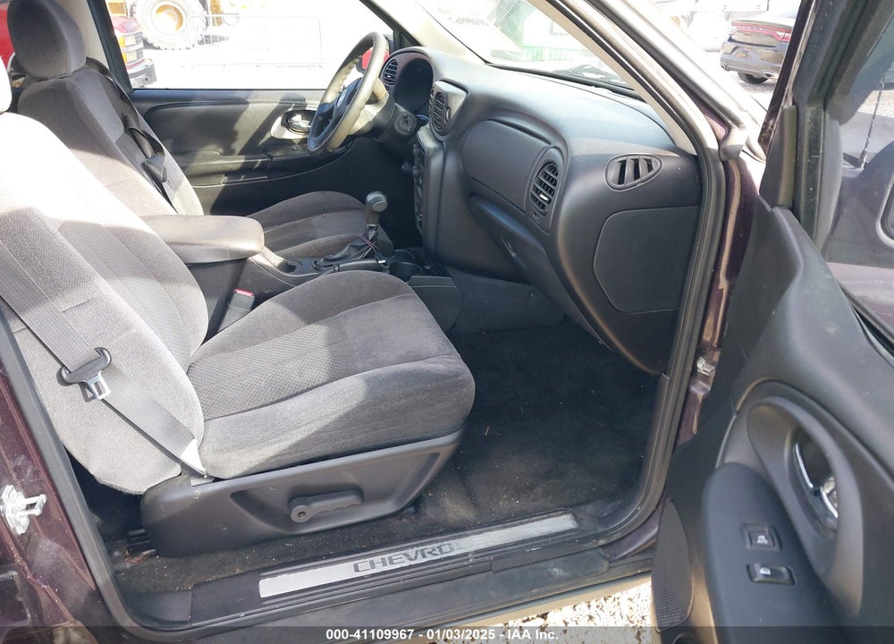 2008 CHEVROLET TRAILBLAZER LT VIN: 1GNDS13S682115675