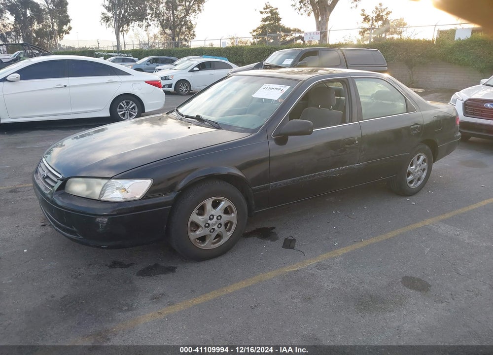 2000 TOYOTA CAMRY LE VIN: JT2BG28K5Y0522309