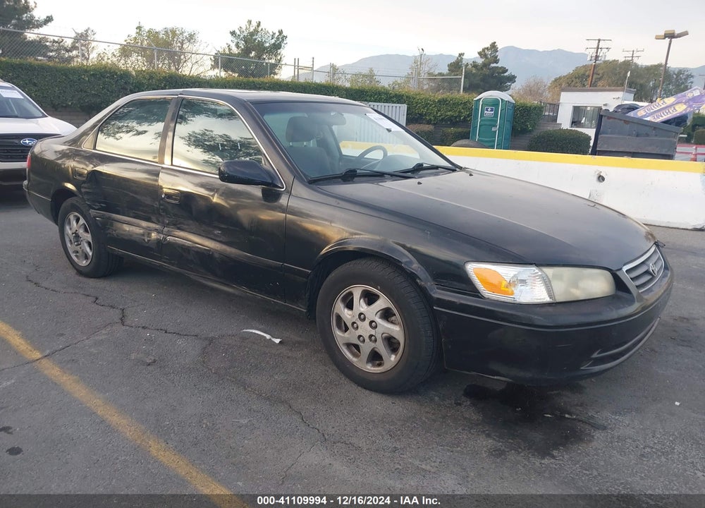 2000 TOYOTA CAMRY LE VIN: JT2BG28K5Y0522309