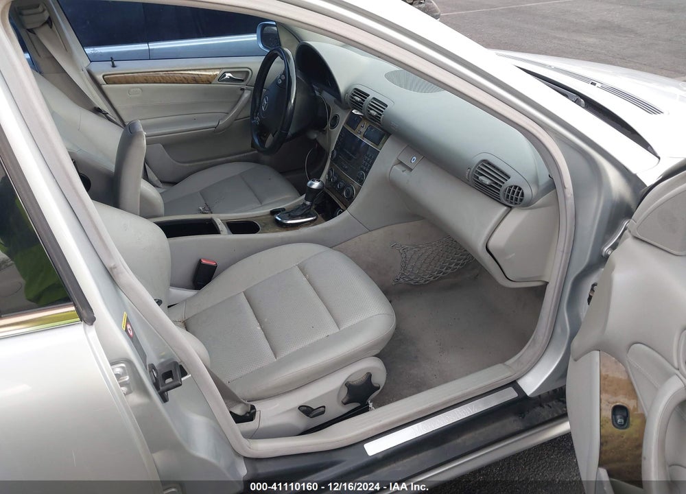 2007 MERCEDES-BENZ C 230 SPORT VIN: WDBRF52H47F903814