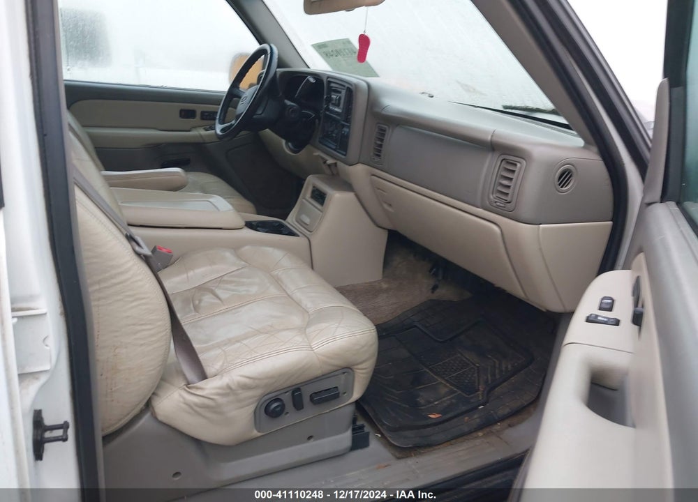2002 CHEVROLET SUBURBAN 1500 LT VIN: 3GNFK16ZX2G354730
