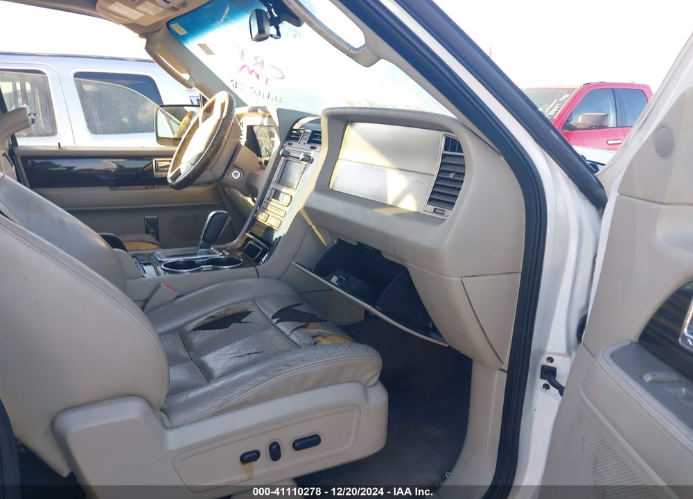 2010 LINCOLN NAVIGATOR VIN: 5LMJJ2H56AEJ09928