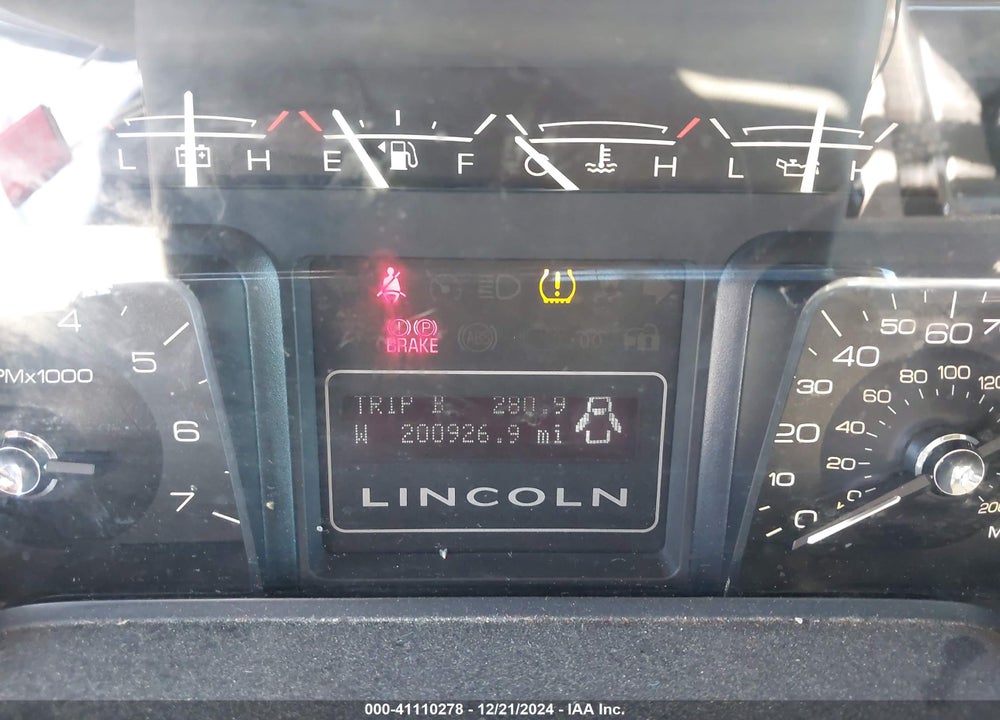 2010 LINCOLN NAVIGATOR VIN: 5LMJJ2H56AEJ09928