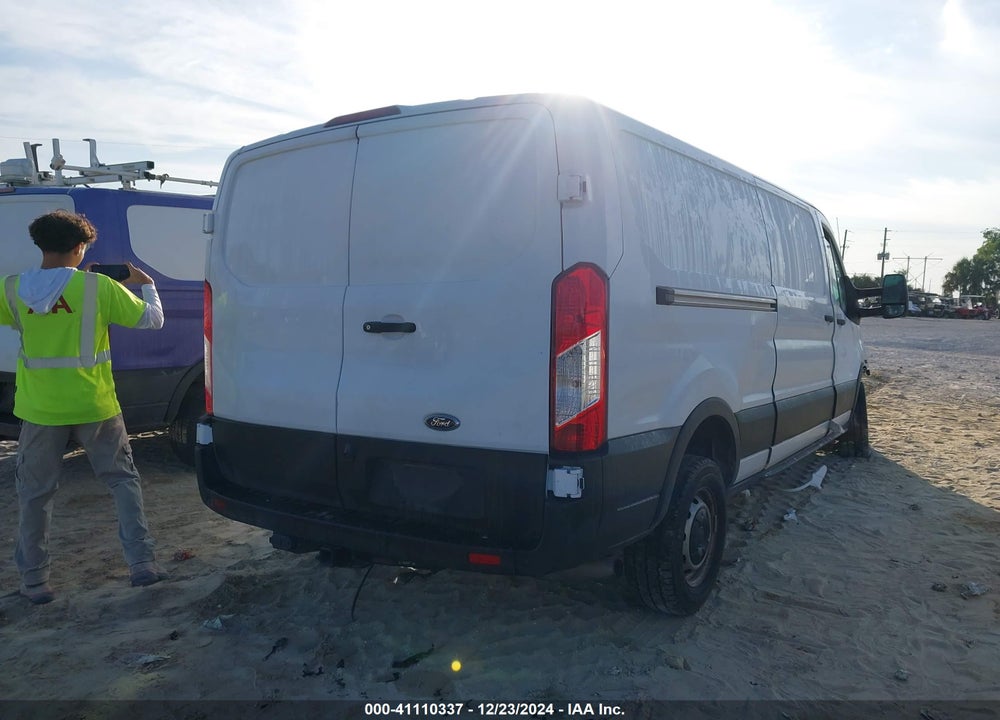 2022 FORD TRANSIT-250 VIN: 1FTBR1Y87NKA08395