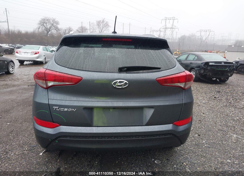 2016 HYUNDAI TUCSON SE VIN: KM8J33A43GU101059