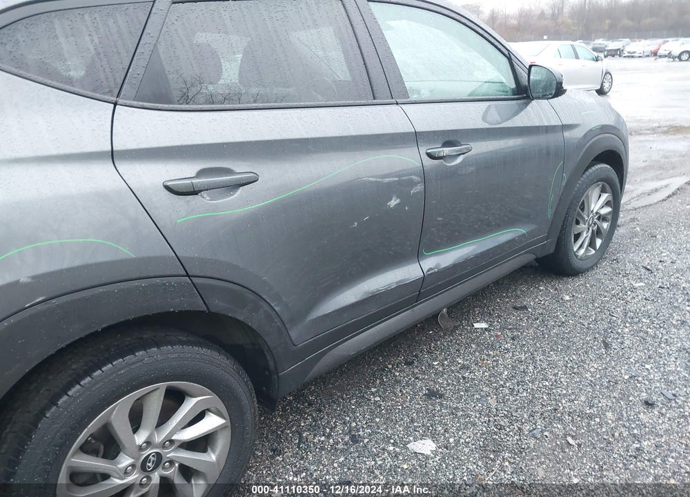 2016 HYUNDAI TUCSON SE VIN: KM8J33A43GU101059