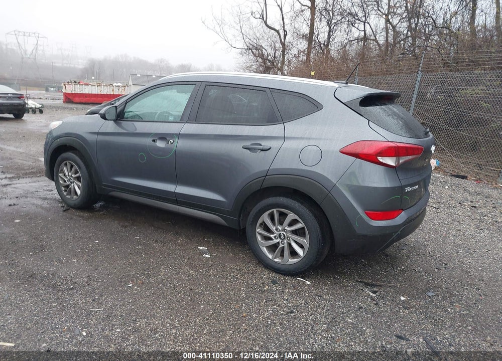 2016 HYUNDAI TUCSON SE VIN: KM8J33A43GU101059