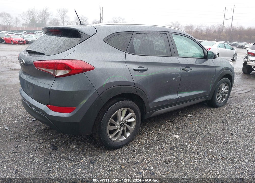 2016 HYUNDAI TUCSON SE VIN: KM8J33A43GU101059