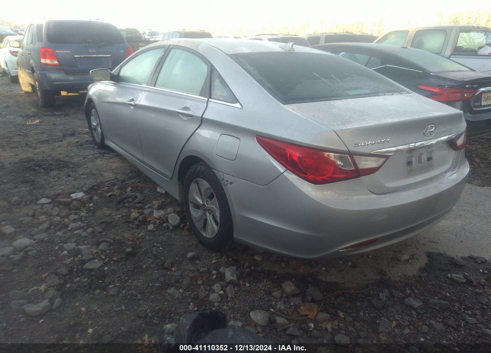 2014 HYUNDAI SONATA VIN: 5NPEB4AC3EH820244
