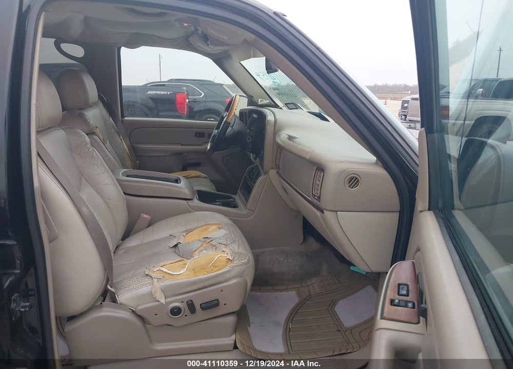 2004 CHEVROLET SUBURBAN 1500 LT VIN: 3GNEC16Z64G113436