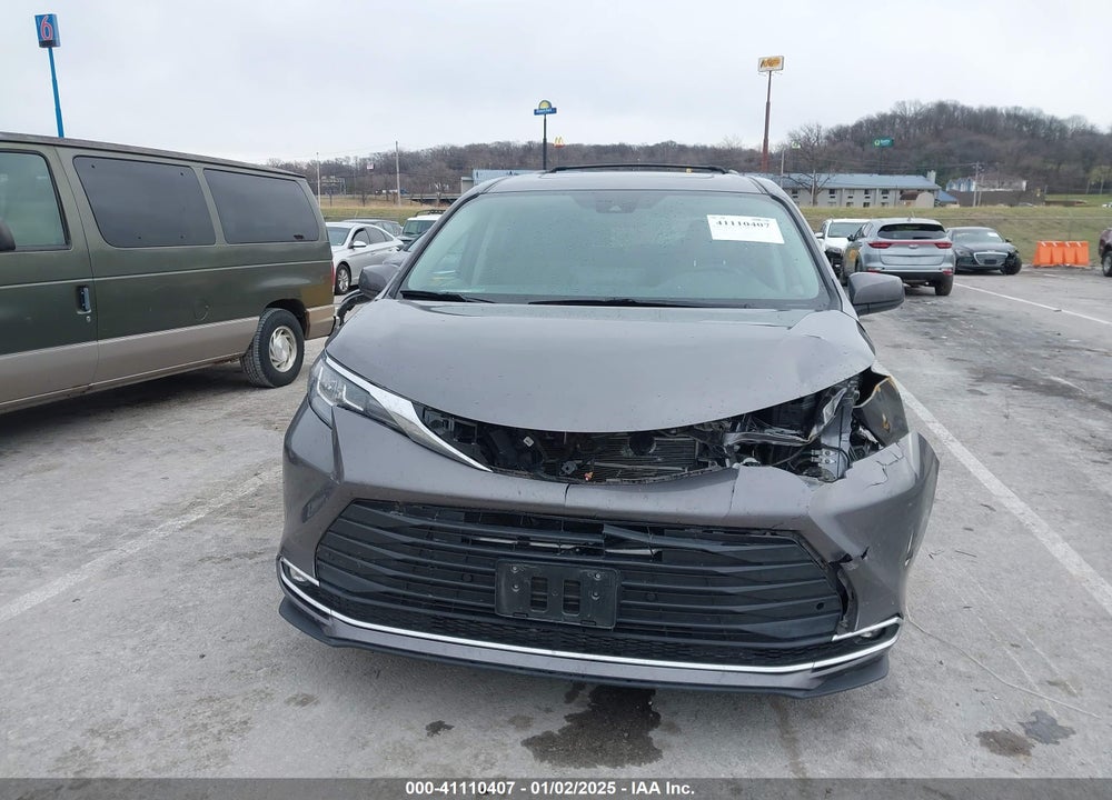 2021 TOYOTA SIENNA XLE VIN: 5TDYRKEC5MS055831