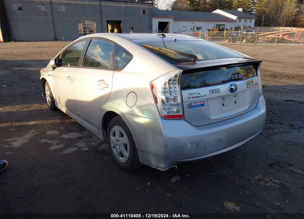 2011 TOYOTA PRIUS TWO VIN: JTDKN3DU8B1413032