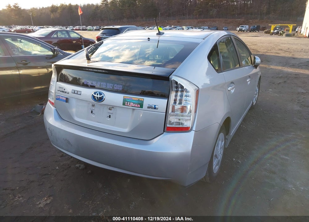 2011 TOYOTA PRIUS TWO VIN: JTDKN3DU8B1413032