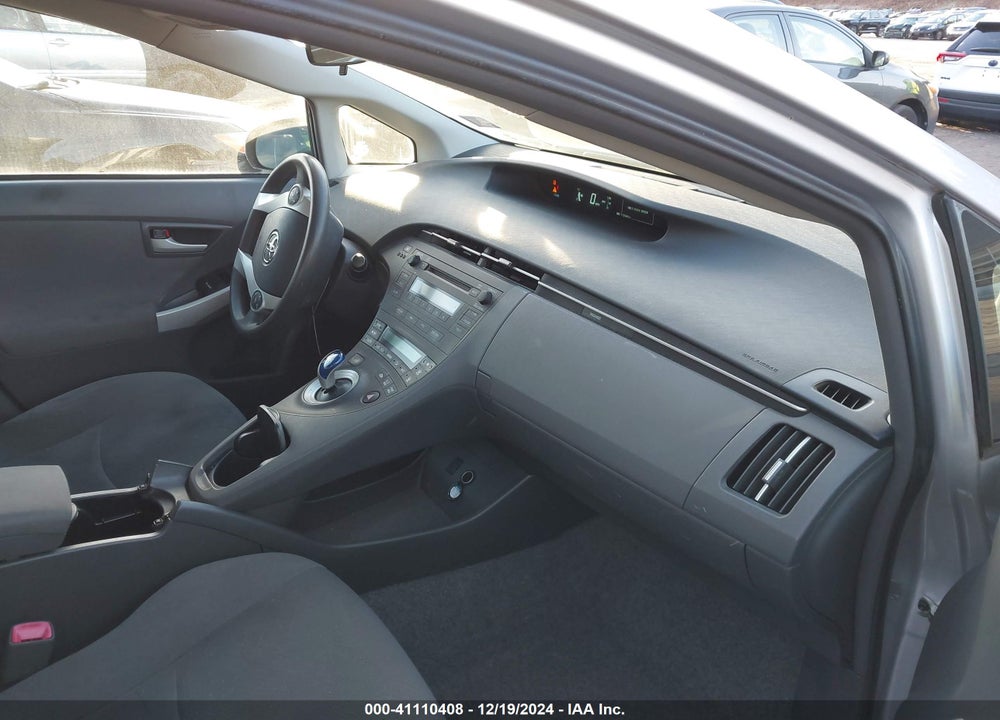 2011 TOYOTA PRIUS TWO VIN: JTDKN3DU8B1413032