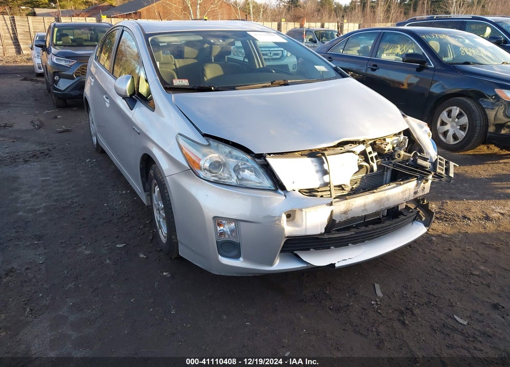 2011 TOYOTA PRIUS TWO VIN: JTDKN3DU8B1413032