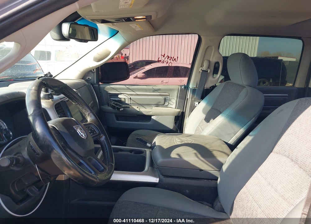 2016 RAM 1500 VIN: 3C6RR7LT4GG181547