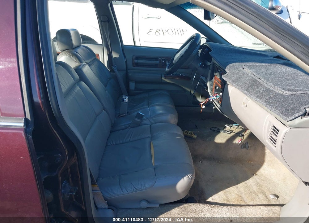 1996 CHEVROLET CAPRICE CLASSIC VIN: 1G1BL52WXTR105913