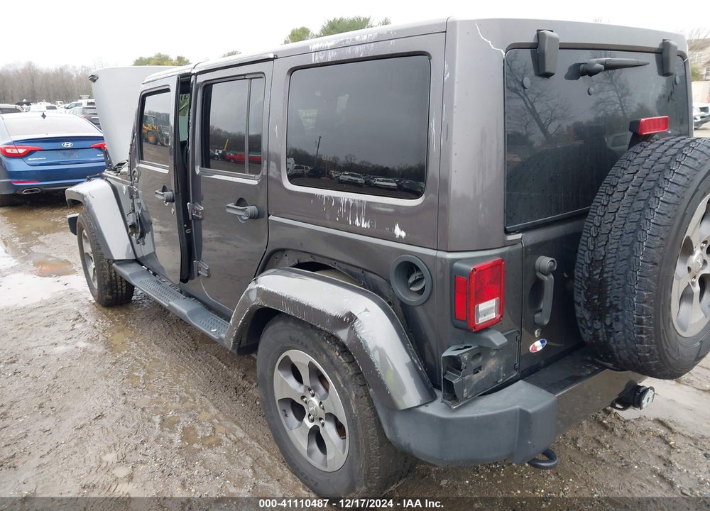 2018 JEEP WRANGLER JK UNLIMITED SAHARA 4X4 VIN: 1C4BJWEG5JL833534