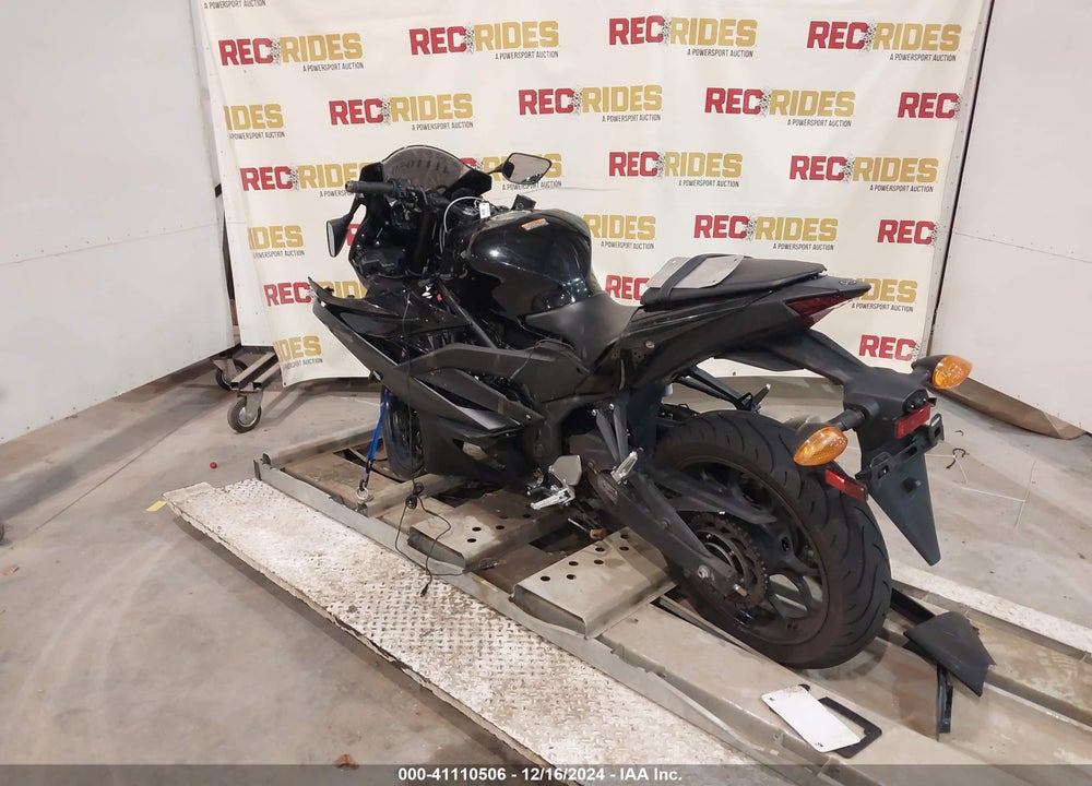 2023 YAMAHA YZFR3 A VIN: MH3RH18Y7PK013358