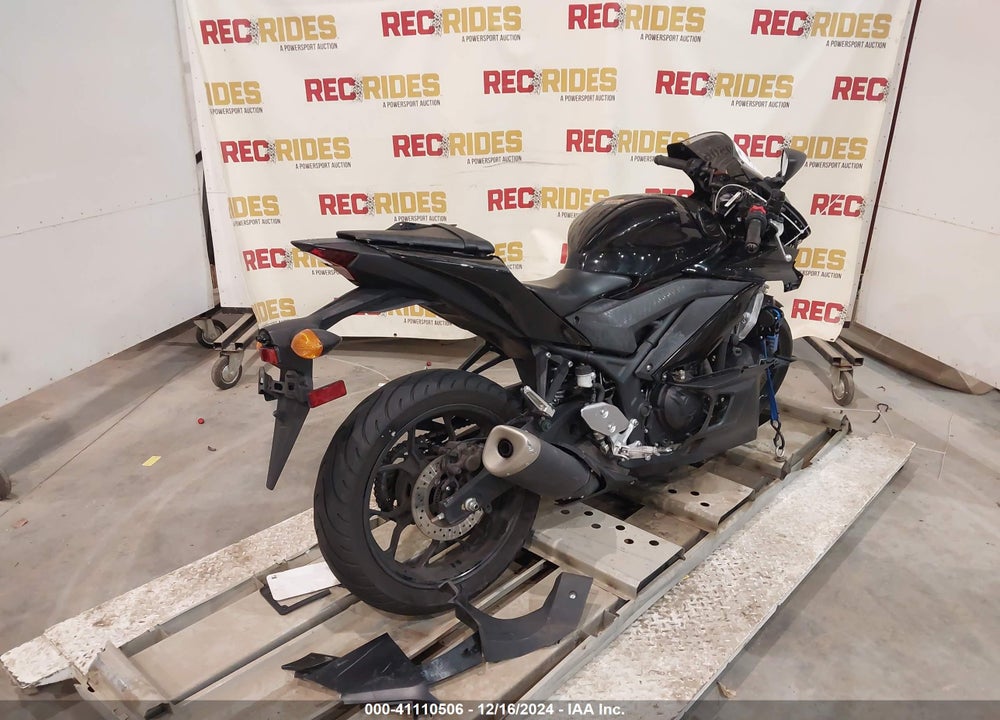 2023 YAMAHA YZFR3 A VIN: MH3RH18Y7PK013358