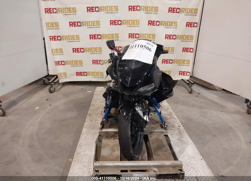 2023 YAMAHA YZFR3 A VIN: MH3RH18Y7PK013358